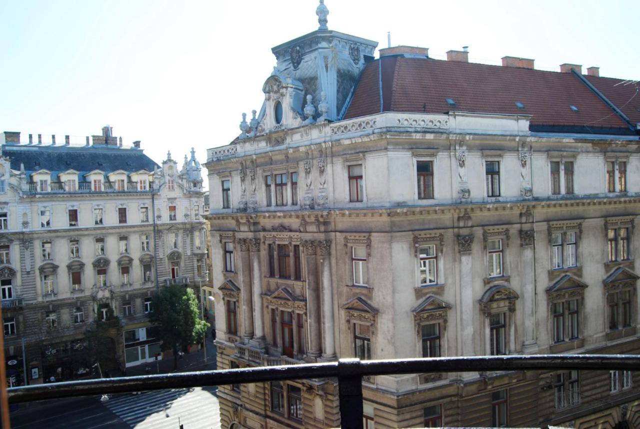 Luxurious Apartment With Balconies In Downtown Bp Budapest Luaran gambar