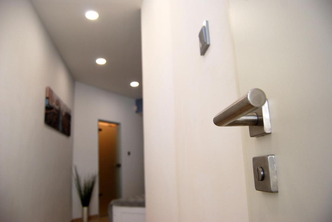Luxurious Apartment With Balconies In Downtown Bp Budapest Luaran gambar
