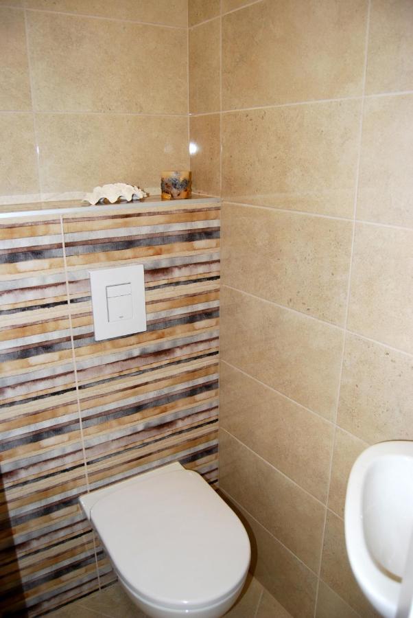 Luxurious Apartment With Balconies In Downtown Bp Budapest Luaran gambar