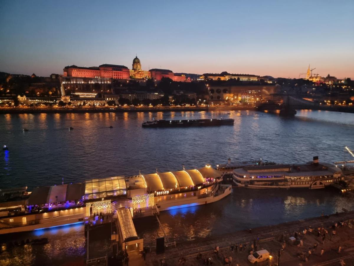 Luxurious Apartment With Balconies In Downtown Bp Budapest Luaran gambar